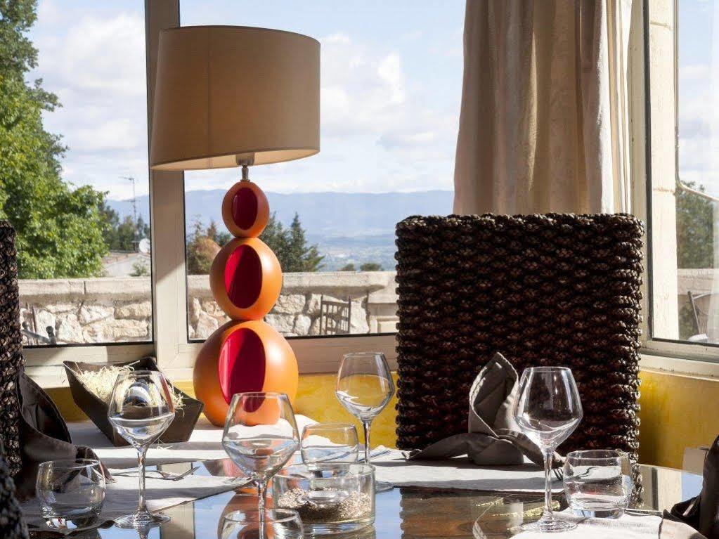 Logis Le Mas Et La Flambee Du Luberon Венель Екстер'єр фото
